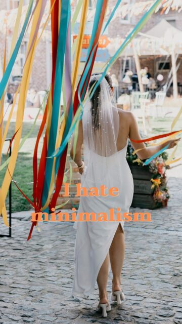 Waar zijn mijn maximalisten? 🙌

📸 @content_creation_by_kate 
#eventstyling #ihateminimalism #weddingplannerbelgie #festivalwedding