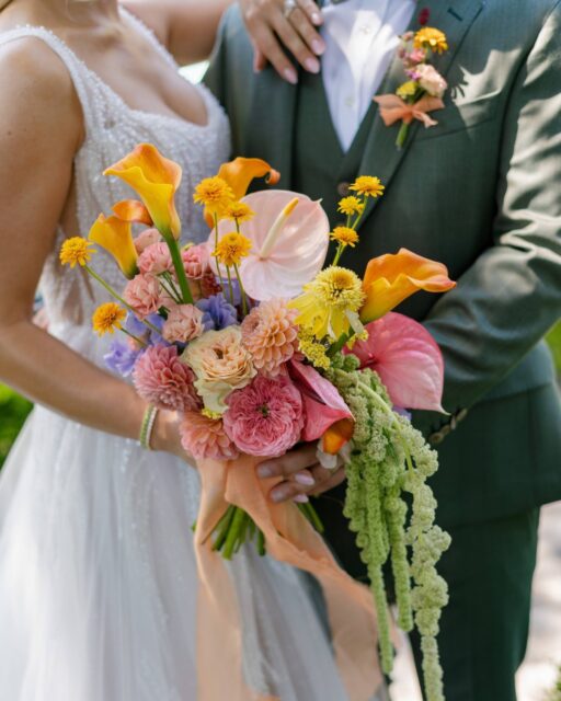 This preview 🔥 @talesbytessa.photo 

🌸 @arima_styling 
#weddingstyling #eventdesign #trouwdag #weddingplannerantwerpen #trouweninbelgië